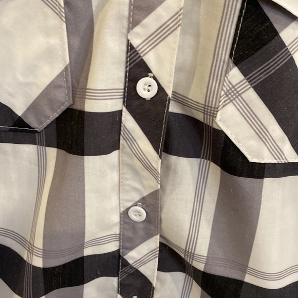 NWOT women’s button down shirt - Picture 4 of 5